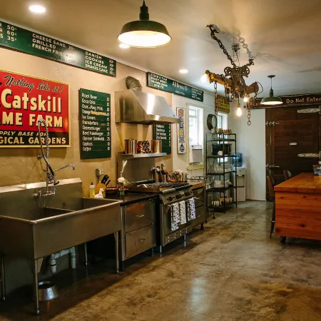 The Old Catskill Game Farm Inn Отели в г. Катскилл