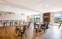 Red Sands Hotel