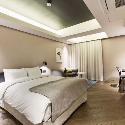 豪華雙人房 禁菸 光明JS精品飯店優惠