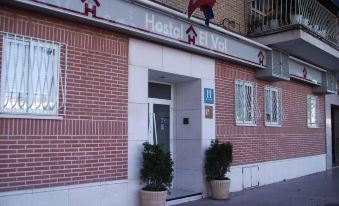 Hostal El Val - Housity