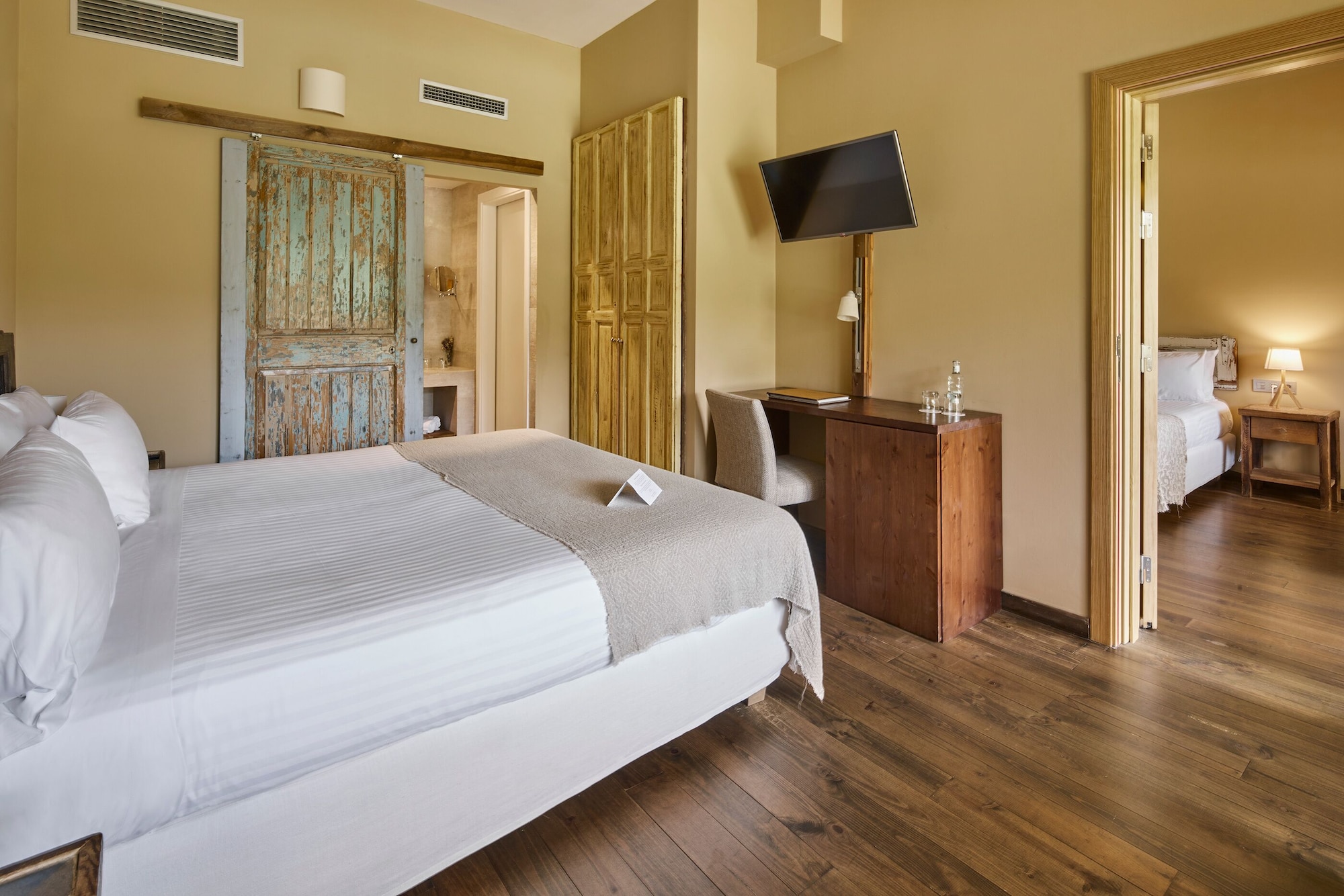 家庭四人房， 连通房