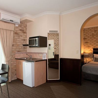 King SPA Suite Highlander Motor Inn Promo Code