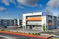 Motel 6 Denver, CO – Downtown