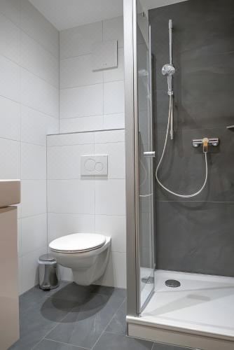 高级一卧室带阳台公寓