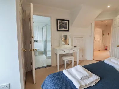 9 Church Farm Rise Hotel a 