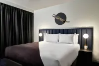 Midnight Hotel, Autograph Collection