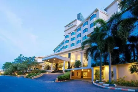 The Grand Riverside Hotel