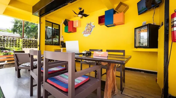 MyPatong Social Hostel 食事・レストラン