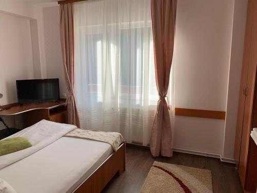 两卧室套房 - 带阳台