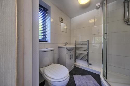 Upton Village Guest HouseDouble Room with Private Bathroom
