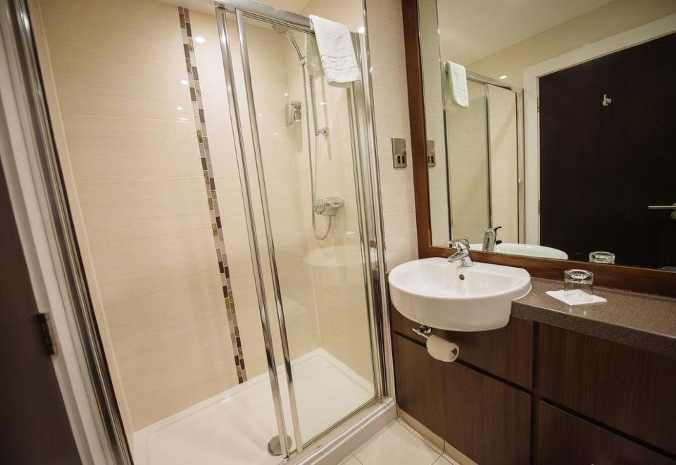 Black IvyStandard Double Room, 1 King Bed, Park View