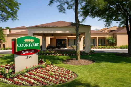 Courtyard Chicago Naperville