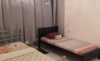 Lawang Suite 2 Bedroom Corner Apartment