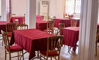Airport Side Hotel - Housity