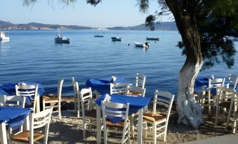 Milos Hotel - Housity