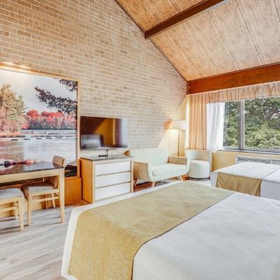 Lodge Jr.Suite Two Queen Beds Split Rock Resort Promo Code