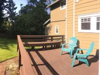 Spacious and charming home in a park-like setting ベリアンのホテル