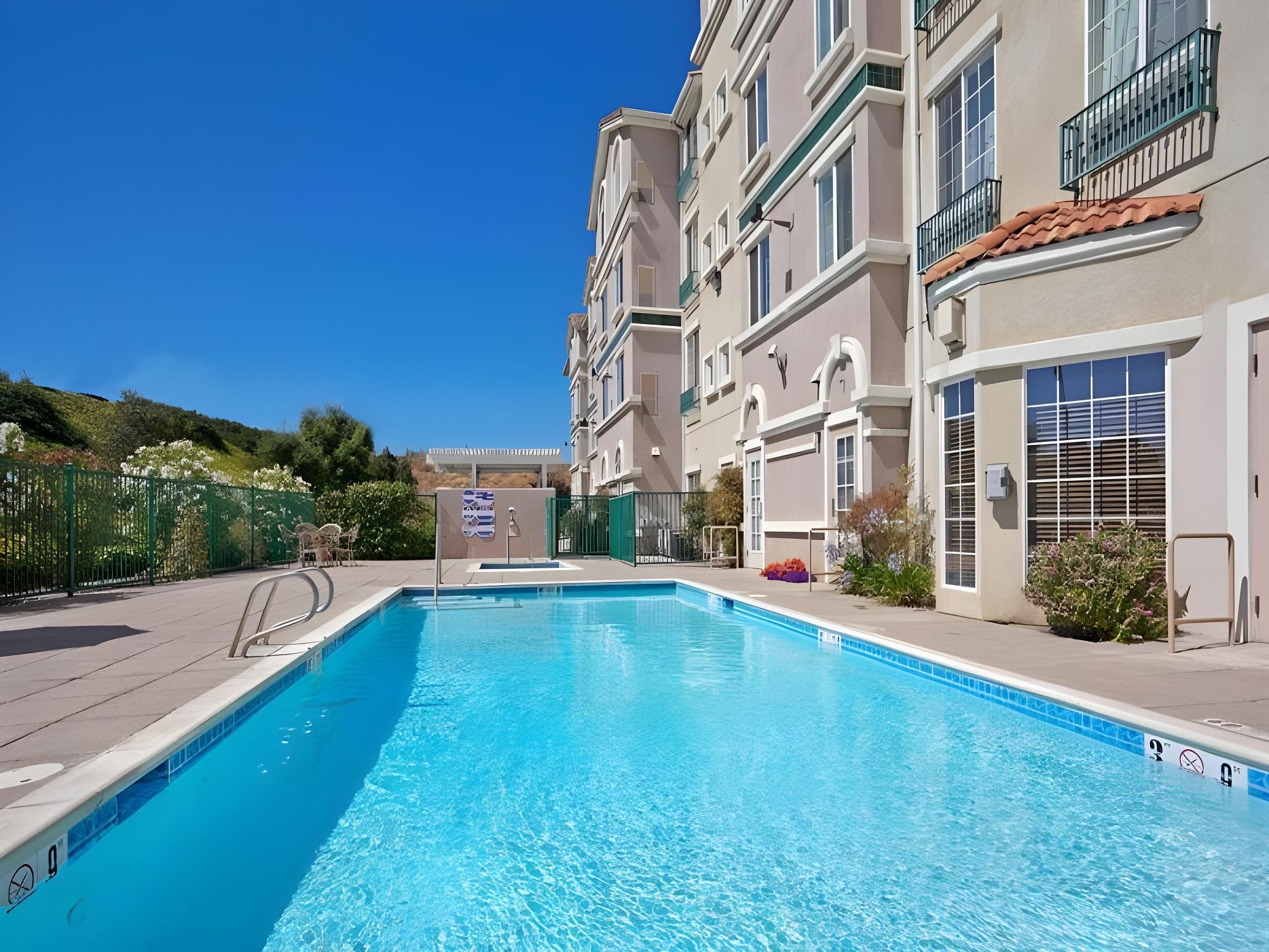 两卧室套房 - 无障碍浴缸