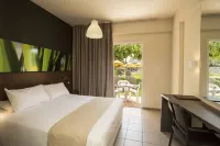 Mayfair Gardens Hotels in 