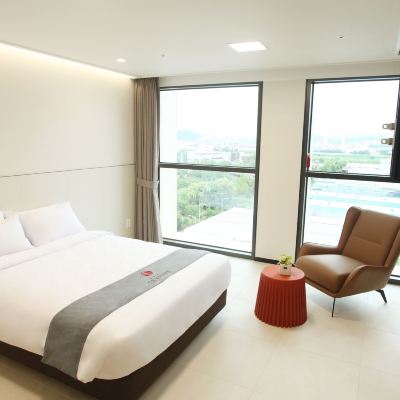 [Mini-Bar Pkg]-Hollywood Double Room (One-Time Offer) 호텔 스카이파크 대전1호점 쿠폰