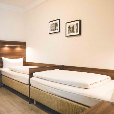 Economy Twin Room Hotel Säntis Promo Code