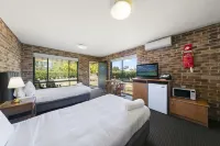 Potters Apartments