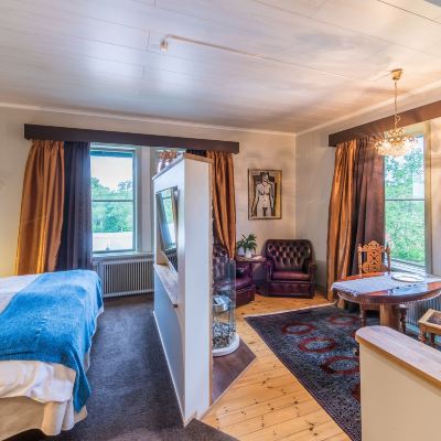 Deluxe Studio Suite, Park View, Corner Skultuna Brukshotell Promo Code