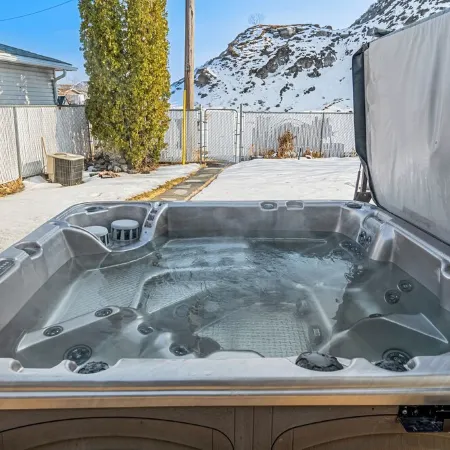 Casa Luz / New Hot Tub / BBQ