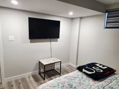 Cozy Two Bedrooms Basement Suite Hotels in 