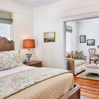 Deluxe Suite, 1 King Bed with Sofa Bed, Balcony The Collector Inn (Adults Only) - Saint Augustine Promo Code
