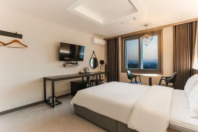 Hotel Juno Hotele w: 
