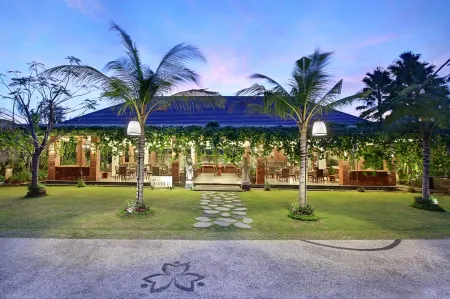 峇裡島蘭碧尼豪華別墅水療飯店