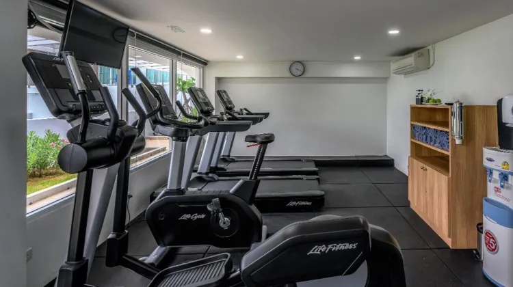 The Beachfront Hotel Phuket 施設