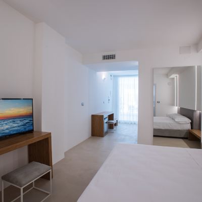 Family Room Seven Suite Promo Code