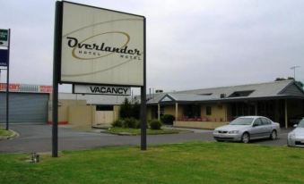 Overlander Hotel Motel