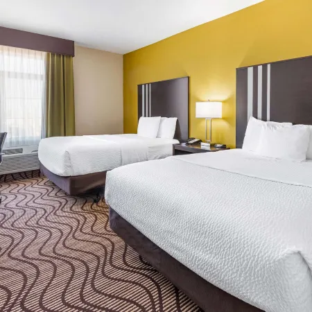 La Quinta Inn & Suites by Wyndham Artesia Отели в г. Эдди