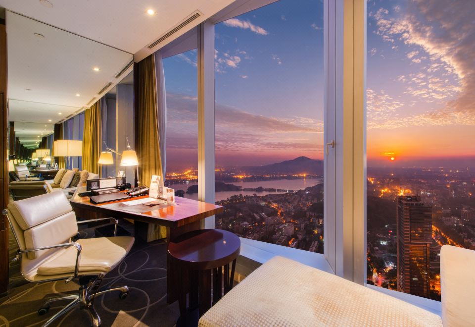 InterContinental Nanjing1 King Bed Classic Lake View