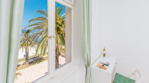 带海景的双人房