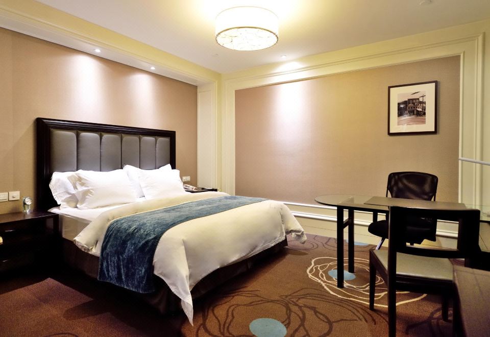 尊贵城景大床房