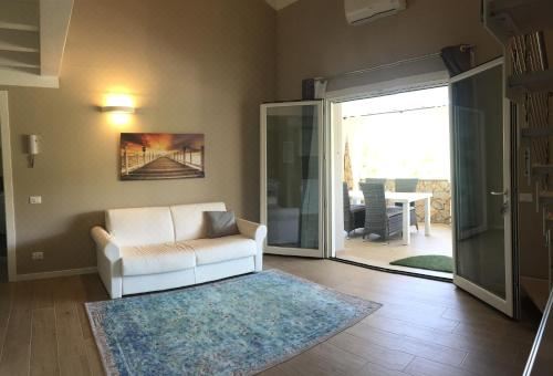 两卧室公寓 - 带露台