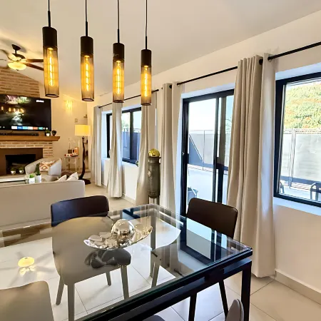 Ajijic Modern 1 King Bedroom Unit-Best Summer Rates -Bikes-Gym-Pickleball Court