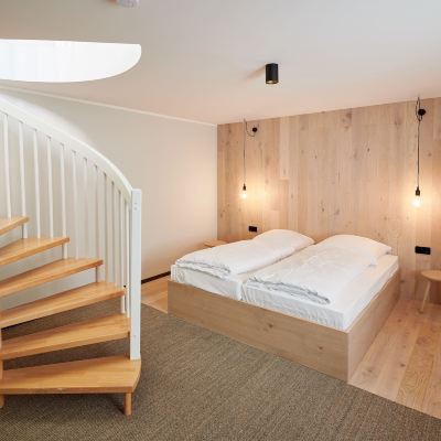 Duplex Junior Hotel Whitman Promo Code