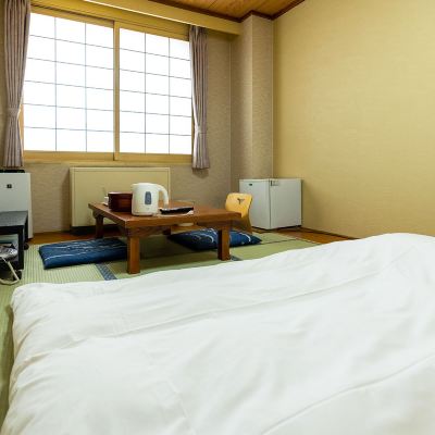 飯店隨機安排房型 湯宿屈足溫泉湖旅館優惠