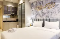 Grand Luxurious and Spacious Studio at Benson Supermall Mansion Apartment Hotels in Sambikerep