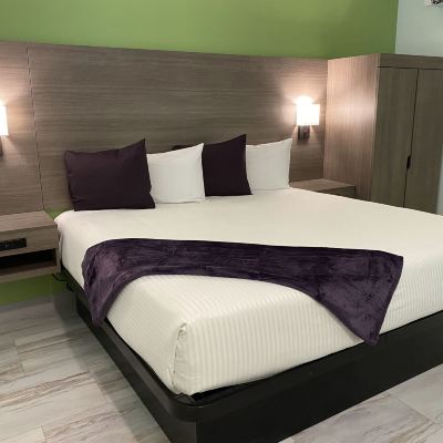 King Room Worthington of Logan Promo Code