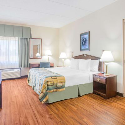 Queen Room-Mobility Accessible-Non-Smoking Baymont by Wyndham Corbin Promo Code