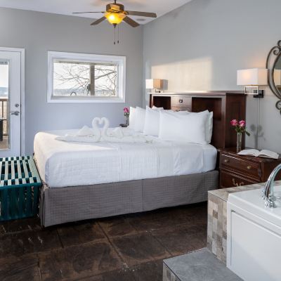 Patio Level 2 Bedroom Suite Hermann Hill Promo Code