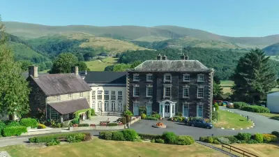 Macdonald Plas Talgarth Resort Отели в г. 
