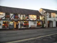 Ye Olde Cheshire Cheese Inn Hotel di 