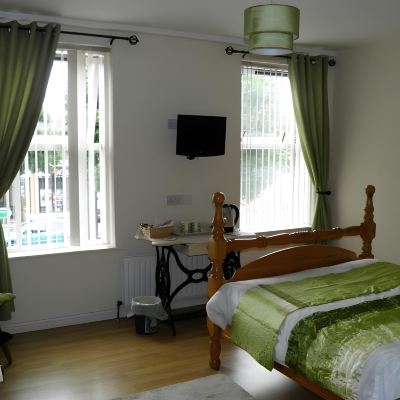 Standard Double Room, Ensuite (First Floor) Belfast House Promo Code